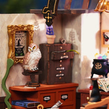 Afbeelding in Gallery-weergave laden, Miniatuurhuisje De Magische Studie