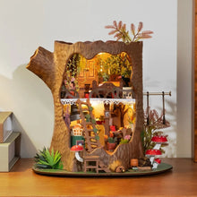 Afbeelding in Gallery-weergave laden, Miniatuurhuisje - Sprookjes-boomhut