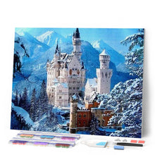 Afbeelding in Gallery-weergave laden, Diamond Painting - Kasteel in besneeuwde bergen kastelen, Diamond Painting Landschappen, landschappen, bergen