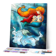Afbeelding in Gallery-weergave laden, Diamond Painting - Gebrandschilderd glas kleine zeemeermin Diamond Painting Romantiek, romantiek
