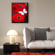 Afbeelding in Gallery-weergave laden, Diamond Painting - Rode madeliefjes en witte vlinder dieren, vlinders, Diamond Painting Dieren, Diamond Painting Bloemen, bloemen