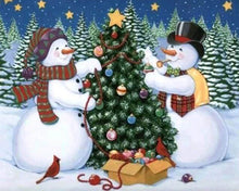 Afbeelding in Gallery-weergave laden, Diamond Painting - Sneeuwmannen en kerstboom dieren, Kerstmis, Diamond Painting Dieren, winter