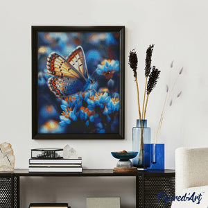 Diamond Painting - Vlinder en Blauwe Bloemen reeds ingelijst