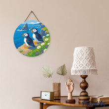 Afbeelding in Gallery-weergave laden, Diamond Painting op Houten Schijf - Papegaaiduiker bij de oceaankliffen