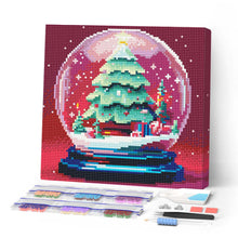 Afbeelding in Gallery-weergave laden, Mini Diamond Painting 25x25 cm - Kerstboom in Sneeuwbol