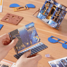 Afbeelding in Gallery-weergave laden, Miniatuurhuisje - Mystieke astronomiewinkel
