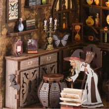 Afbeelding in Gallery-weergave laden, Book Nook - De Kamer van de Alchemist
