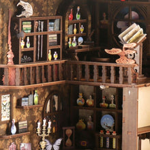 Afbeelding in Gallery-weergave laden, Book Nook - De Kamer van de Alchemist