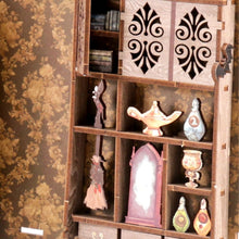 Afbeelding in Gallery-weergave laden, Book Nook - De Kamer van de Alchemist