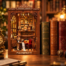 Afbeelding in Gallery-weergave laden, Book Nook - De Schemerbibliotheek