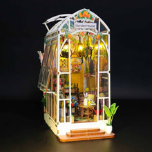 Afbeelding in Gallery-weergave laden, Book Nook - Kasje en Bloemen