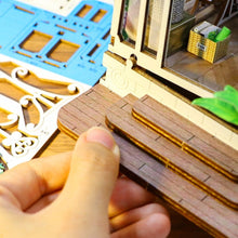 Afbeelding in Gallery-weergave laden, Book Nook - Kasje en Bloemen