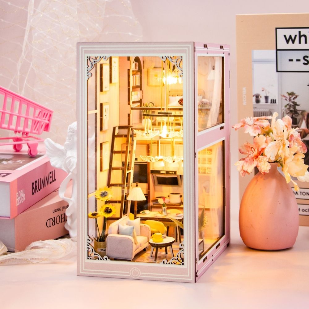 Book Nook - Roze Loft