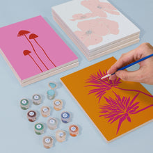 Afbeelding in Gallery-weergave laden, Schilderen op nummer – Set van 6 doeken | Moderne Bloemenprints