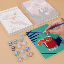 Afbeelding in Gallery-weergave laden, Schilderen op nummer – Set van 6 doeken | Chique Cocktailposters