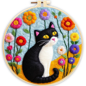 Naaldvilt pakket Kat met Kleurrijke Bloemen