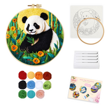 Afbeelding in Gallery-weergave laden, Naaldvilt pakket Panda in een Zonnebloemveld