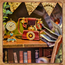 Afbeelding in Gallery-weergave laden, Book Nook - Boekhandel Muziek &amp; Herinneringen