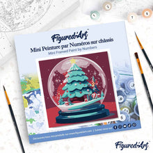 Afbeelding in Gallery-weergave laden, Mini Schilderen op Nummer met Frame - Kerstboom in Sneeuwbol