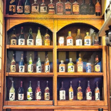 Afbeelding in Gallery-weergave laden, Miniatuurhuisjes - Sakura Sake Bar