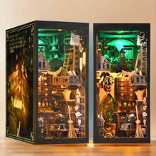 Afbeelding in Gallery-weergave laden, Book Nook - Het Huis van de Tovenaar