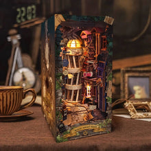 Afbeelding in Gallery-weergave laden, Book Nook - Magische Nachtsteeg Figured'Art