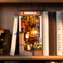 Afbeelding in Gallery-weergave laden, Book Nook - Sakura Wijnsteegje