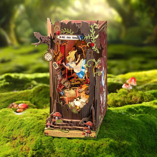 Book Nook - Alice Avontuur