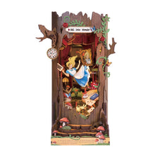 Afbeelding in Gallery-weergave laden, Book Nook - Alice Avontuur