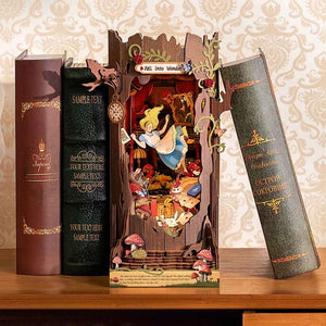 Book Nook - Alice Avontuur