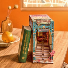 Afbeelding in Gallery-weergave laden, Book Nook - Straatscène