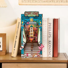 Afbeelding in Gallery-weergave laden, Book Nook - Straatscène