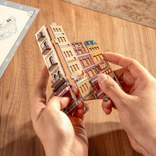 Afbeelding in Gallery-weergave laden, Book Nook - Straatscène