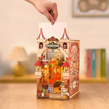Afbeelding in Gallery-weergave laden, Book Nook - Sprookjesachtig pretpark