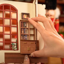 Afbeelding in Gallery-weergave laden, Book Nook - Kersttafereel Binnen