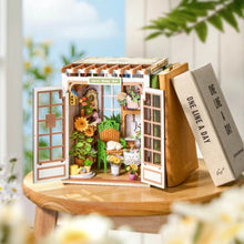 Afbeelding in Gallery-weergave laden, Book Nook - Geheim Bloemrijk Hoekje Figured'Art