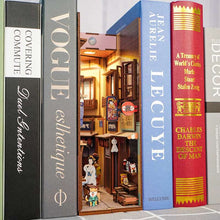 Afbeelding in Gallery-weergave laden, Book Nook - Japanse Kruidenierwinkel