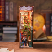 Afbeelding in Gallery-weergave laden, Book Nook - 84 Charing Cross Road