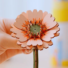 Afbeelding in Gallery-weergave laden, 3D Puzzel - Lichtoranje gerbera
