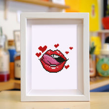 Afbeelding in Gallery-weergave laden, Mini Diamond Painting 15x20cm (2 stuks) - Rode Lippen en Taart met Bessen