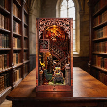Afbeelding in Gallery-weergave laden, Book Nook - Hoggs Magische Bibliotheek