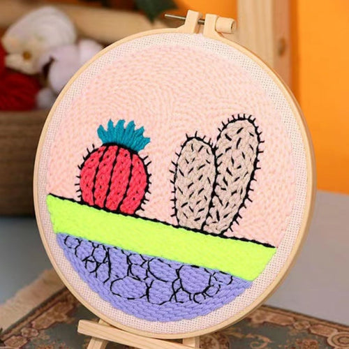 Punch Needle pakket Kleurrijke Cactussen bij een Roze Muur
