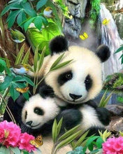 Afbeelding in Gallery-weergave laden, Kruissteek borduren - Familie van Panda&#39;s