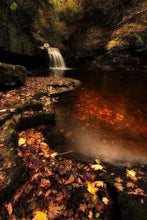 Afbeelding in Gallery-weergave laden, Diamond Painting - Kleine waterval Diamond Painting Landschappen, landschappen