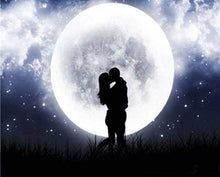Afbeelding in Gallery-weergave laden, Schilderen op Nummer - Romantische kus en volle maan